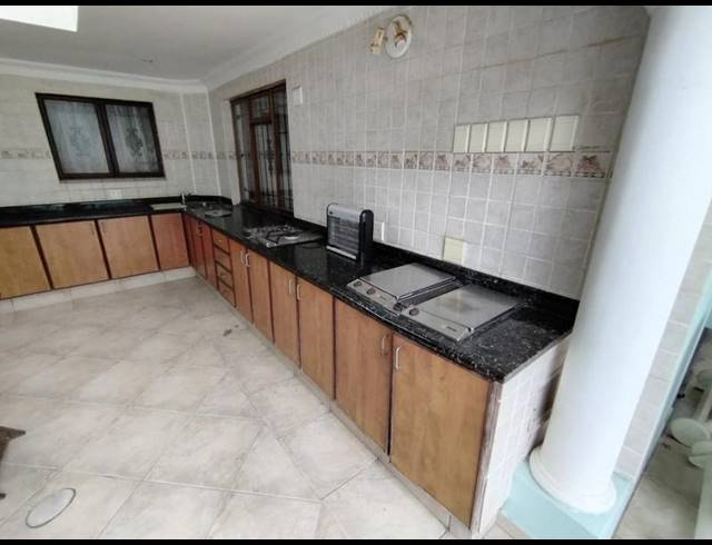 6 BEDROOM HOUSE FOR SALE IN HERRWOOD PARK